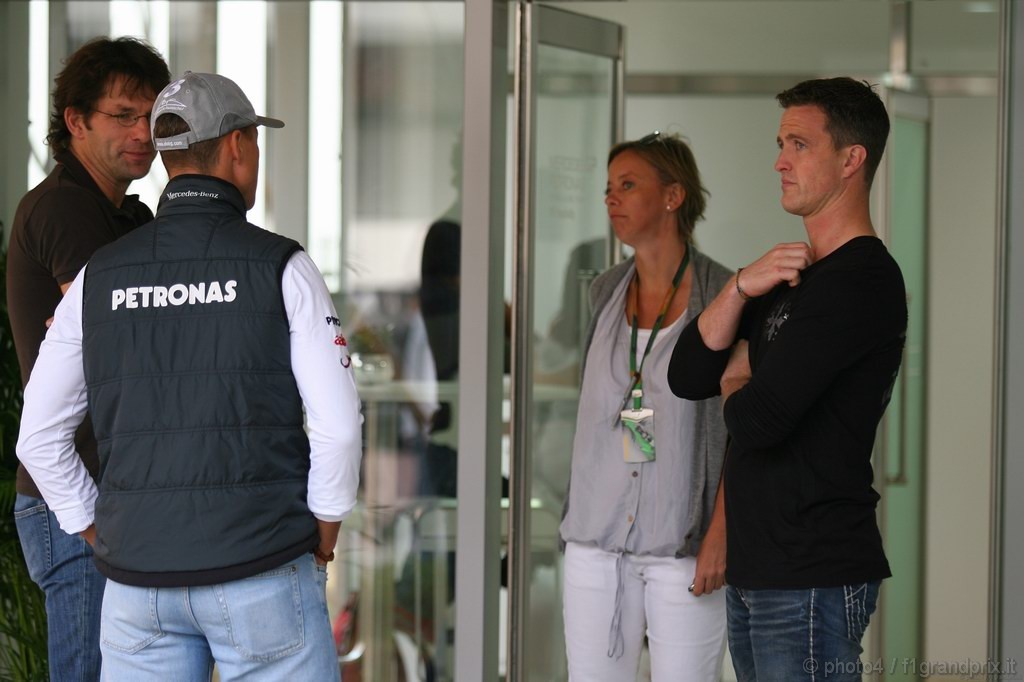 GP Corea, Giovedi', Michael Schumacher (GER), Mercedes GP  F1 Team, MGP W01 e Ralf Schumacher