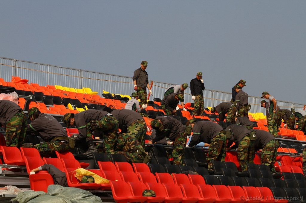 GP Corea, Prove Libere 1, Venerdi', The Korean Army works in the circuit
