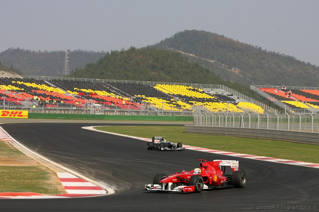 GP Corea, Prove Libere 1, Venerdi', Felipe Massa (BRA), Ferrari, F10 e Nico Rosberg (GER), Mercedes GP F1 Team, MGP W01