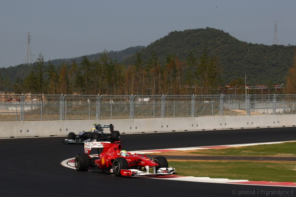 GP Corea, Prove Libere 1, Venerdi', Felipe Massa (BRA), Ferrari, F10 e Nico Rosberg (GER), Mercedes GP F1 Team, MGP W01 