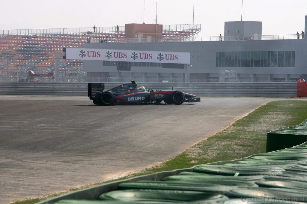 GP Corea, Prove Libere 1, Venerdi', Bruno Senna (BRA), Hispania Racing F1 Team (HRT), F110 spins
