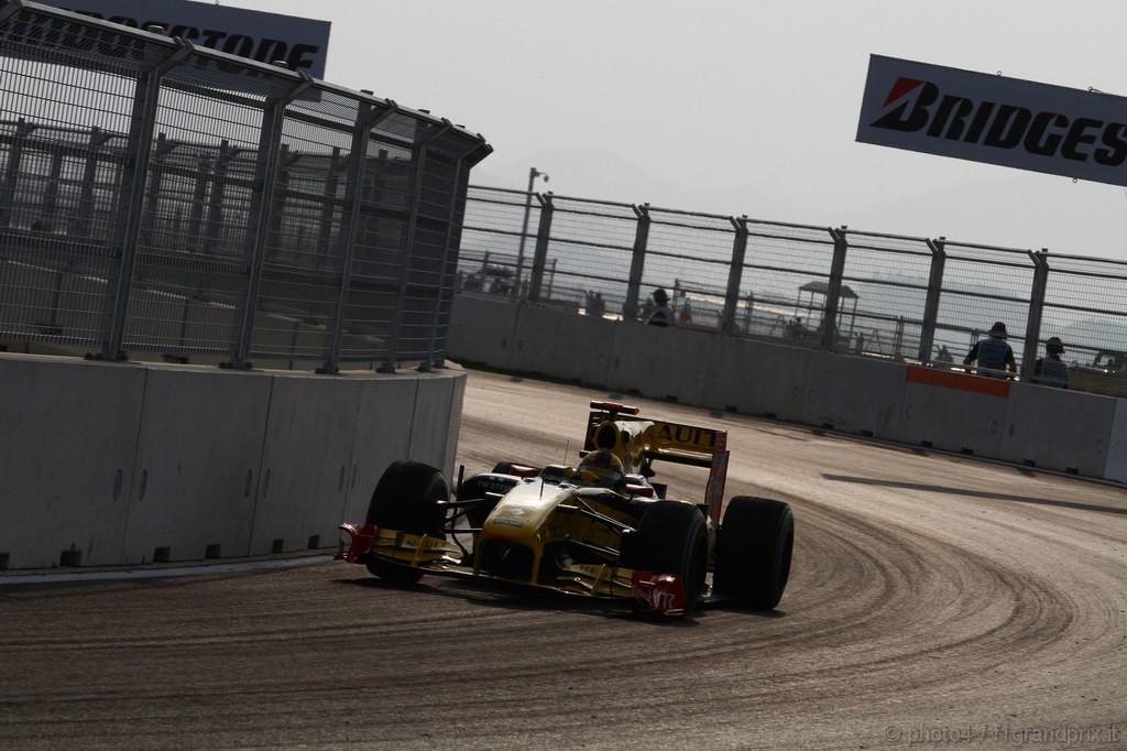 GP Corea, Prove Libere 2, Venerdi', Robert Kubica (POL), Renault F1 Team, R30 