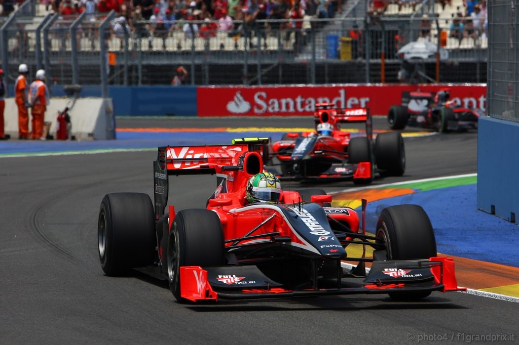GP Europa, Gara, Lucas Di Grassi (BRA), Virgin Racing, VR-01 davanti a Timo Glock (GER), Virgin Racing, VR-01  