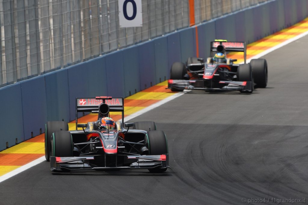 GP Europa, Gara, Karun Chandhok (IND), Hispania Racing F1 Team (HRT), F110 davanti a Bruno Senna (BRA), Hispania Racing F1 Team (HRT), F110 