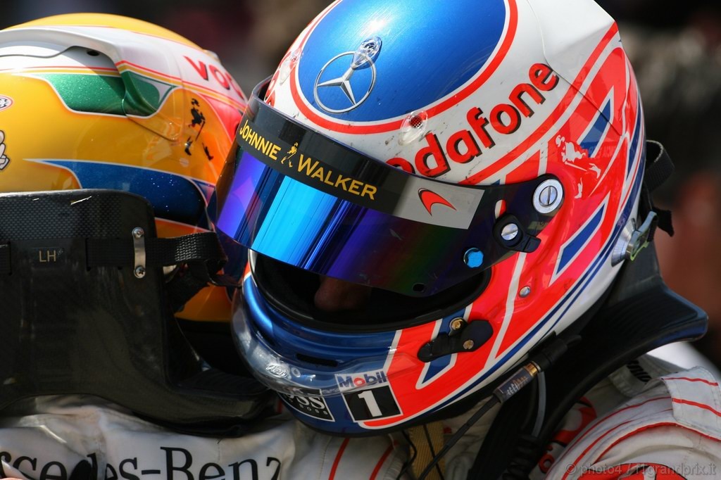 GP Europa, Gara, Jenson Button (GBR), McLaren  Mercedes, MP4-25 terzo  e Lewis Hamilton (GBR), McLaren  Mercedes, MP4-25 secondo 