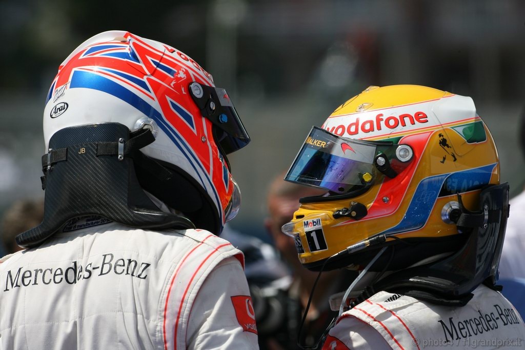 GP Europa, Gara, Lewis Hamilton (GBR), McLaren  Mercedes, MP4-25 secondo e Jenson Button (GBR), McLaren  Mercedes, MP4-25 terzo 