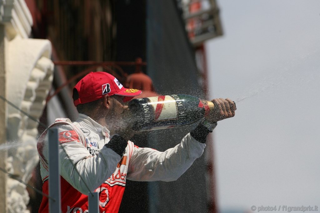 GP Europa, Gara, Lewis Hamilton (GBR), McLaren  Mercedes, MP4-25 secondo 