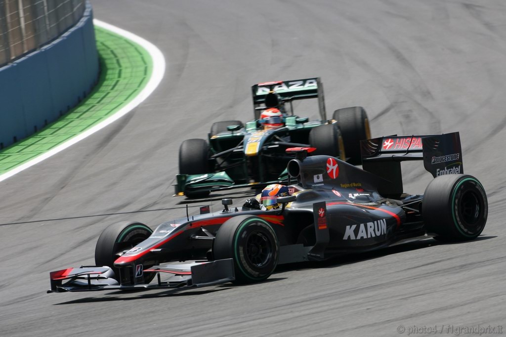 GP Europa, Gara, Karun Chandhok (IND), Hispania Racing F1 Team (HRT), F110 e Jarno Trulli (ITA), Lotus Racing, T127 