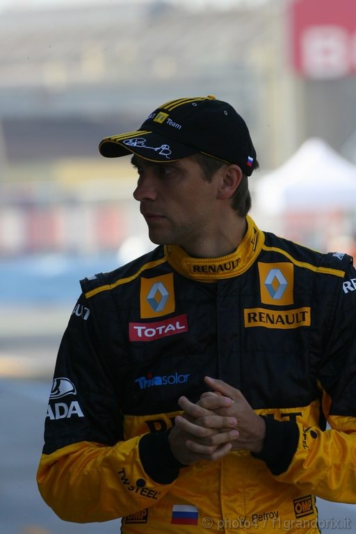 GP Europa, Prove Libere 1, Venerdi', Vitaly Petrov (RUS), Renault F1 Team, R30 