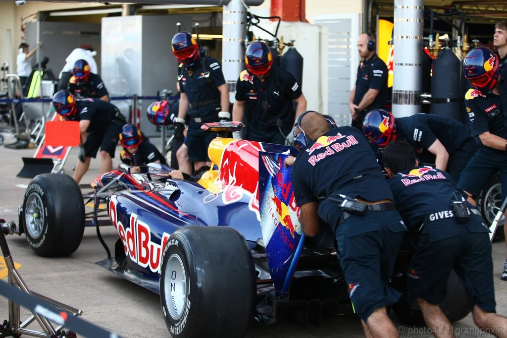 GP Europa, Prove Libere 1, Venerdi', meccanici Red Bulll