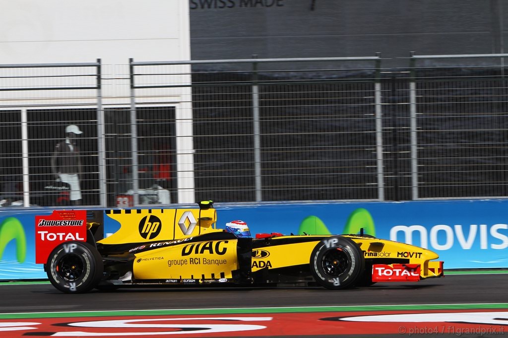GP Europa, Prove Libere 1, Venerdi', Vitaly Petrov (RUS), Renault F1 Team, R30 