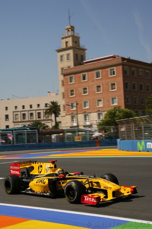 GP Europa, Prove Libere 1, Venerdi', Robert Kubica (POL), Renault F1 Team, R30 