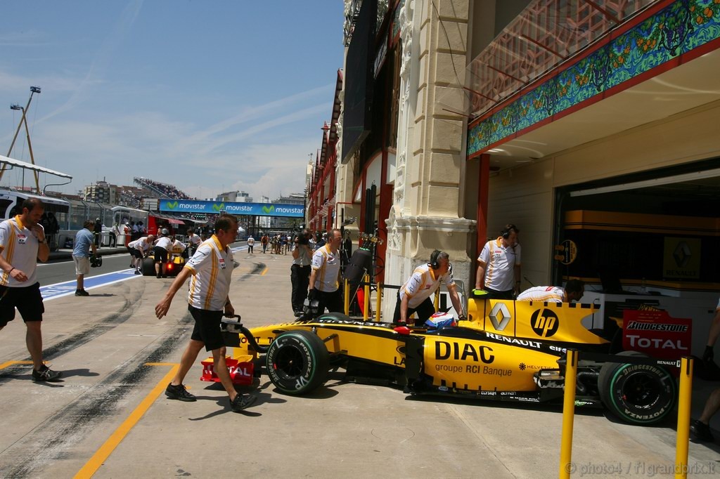 GP Europa, Prove Libere 2, Venerdi', Vitaly Petrov (RUS), Renault F1 Team, R30 