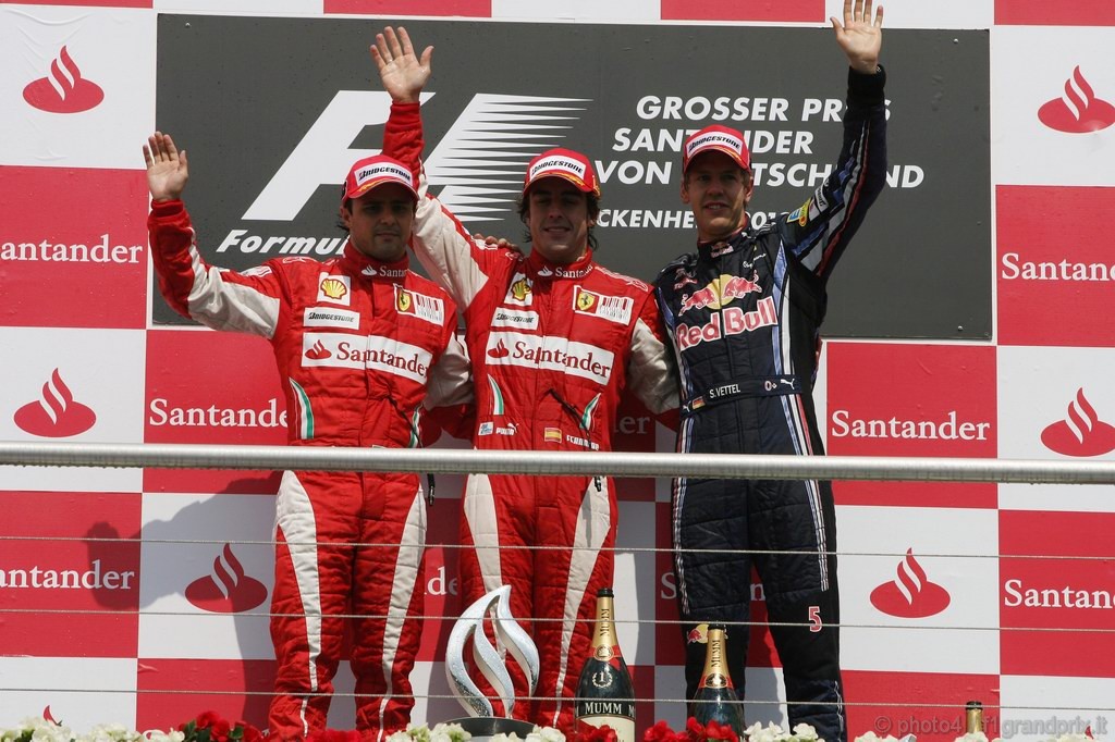 GP Germania, Gara, Fernando Alonso (ESP), Ferrari, F10 vincitore, Felipe Massa (BRA), Ferrari, F10 secondo e Sebastian Vettel (GER), Red Bull Racing, RB6 terzo 