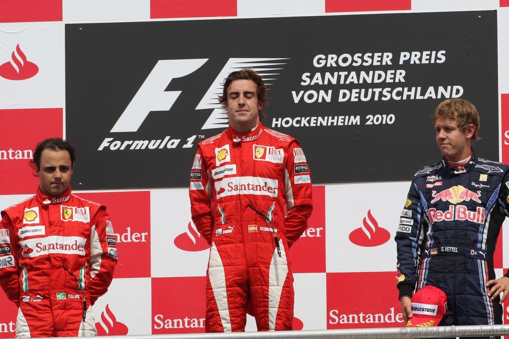 GP Germania, Gara, Fernando Alonso (ESP), Ferrari, F10 vincitore, Felipe Massa (BRA), Ferrari, F10 secondo e Sebastian Vettel (GER), Red Bull Racing, RB6 terzo