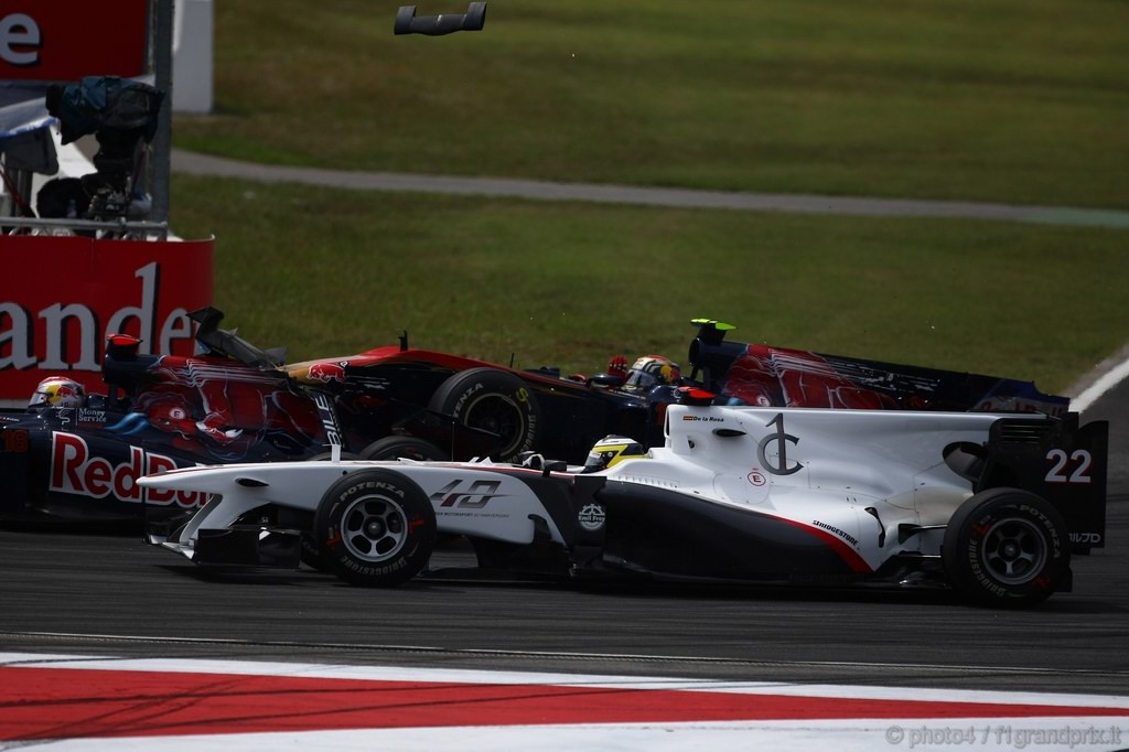 GP Germania, Gara, Jaime Alguersuari (SPA), Scuderia Toro Rosso, STR5 e Sébastien Buemi (SUI), Scuderia Toro Rosso, STR5 