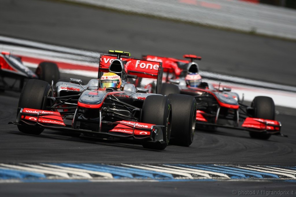 GP Germania, Gara, Lewis Hamilton (GBR), McLaren  Mercedes, MP4-25 davanti a Jenson Button (GBR), McLaren  Mercedes, MP4-25 