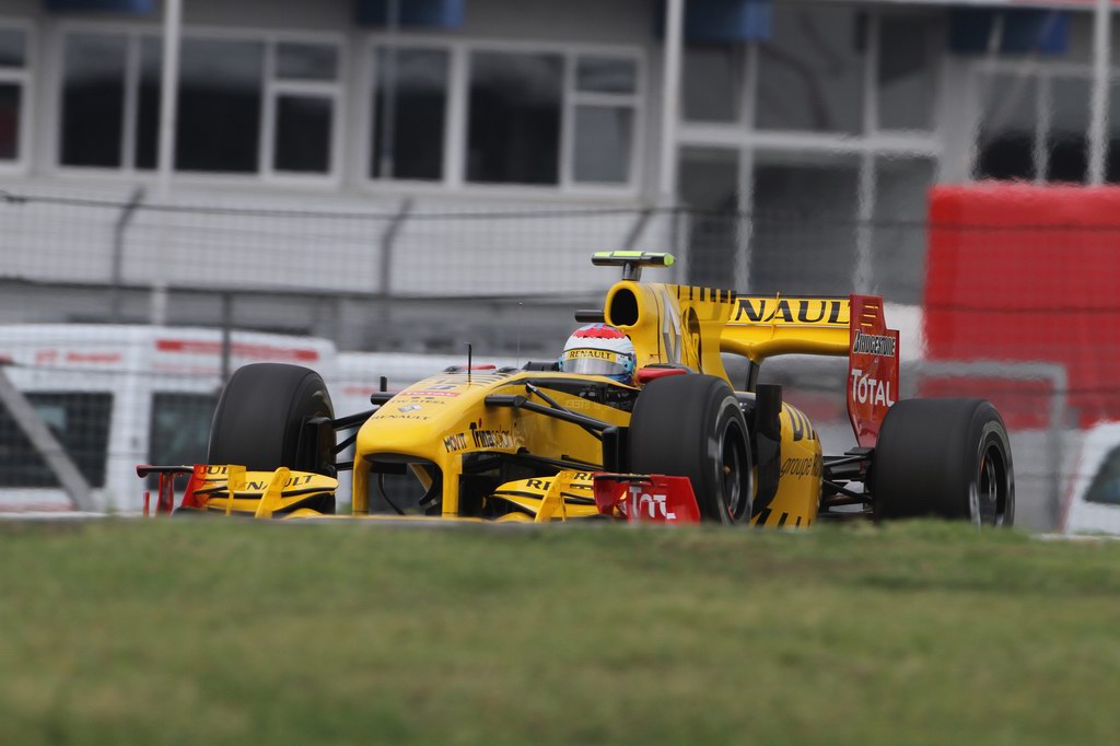 GP Germania, Prove Libere 3, Sabato, Vitaly Petrov (RUS), Renault F1 Team, R30 
