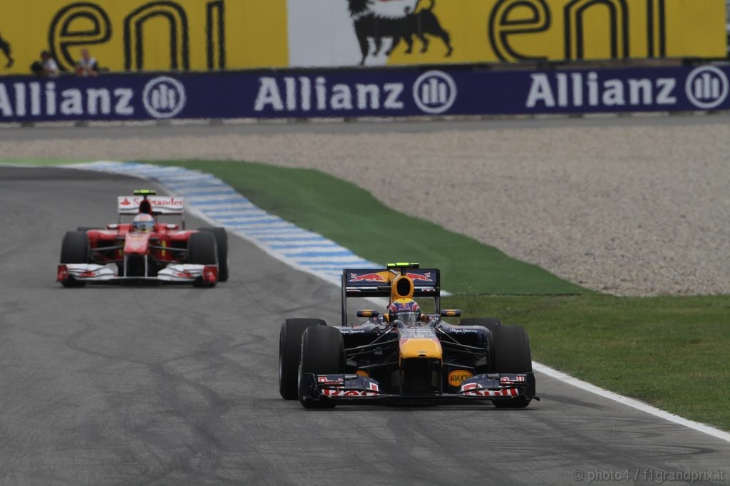 GP Germania, Qualifiche, Mark Webber (AUS), Red Bull Racing, RB6 davanti a Fernando Alonso (ESP), Ferrari, F10 
