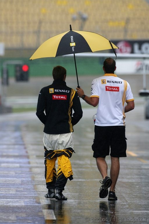 GP Germania, Prove Libere 1, Venerdi', Vitaly Petrov (RUS), Renault F1 Team, R30 