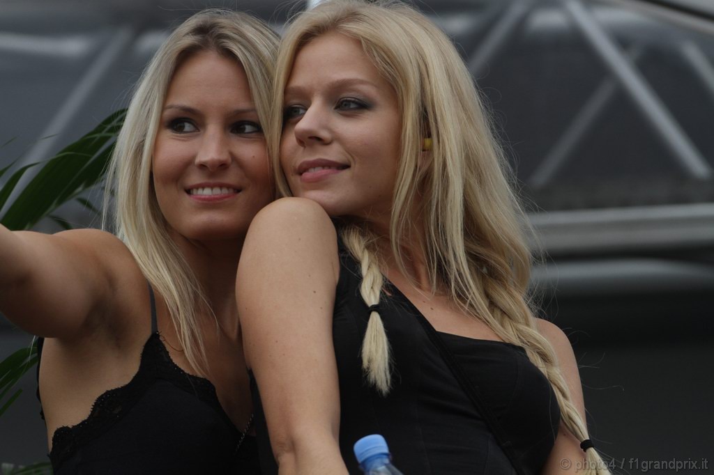 GP Germania, Prove Libere 2, Venerdi', ragazze nel paddock 