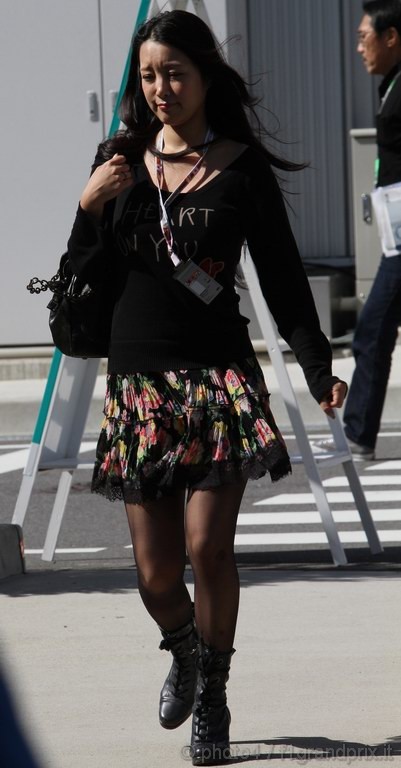 GP Giappone, Domenica, ragazza nel paddock 