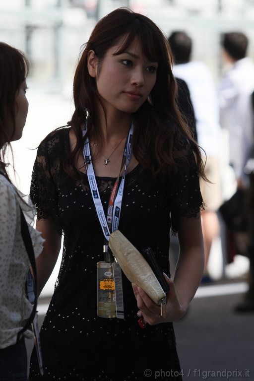 GP Giappone, Domenica, ragazza nel paddock 