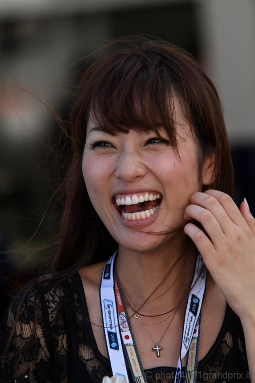 GP Giappone, Domenica, ragazza nel paddock 