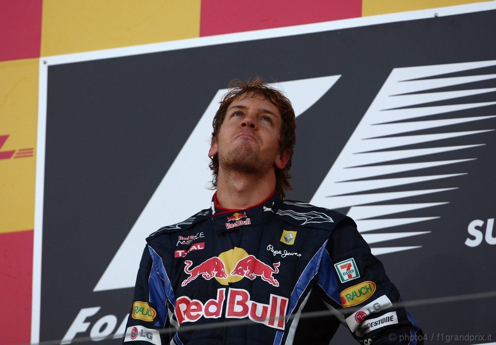 GP Giappone, Gara, Sebastian Vettel (GER), Red Bull Racing, RB6 vincitore
