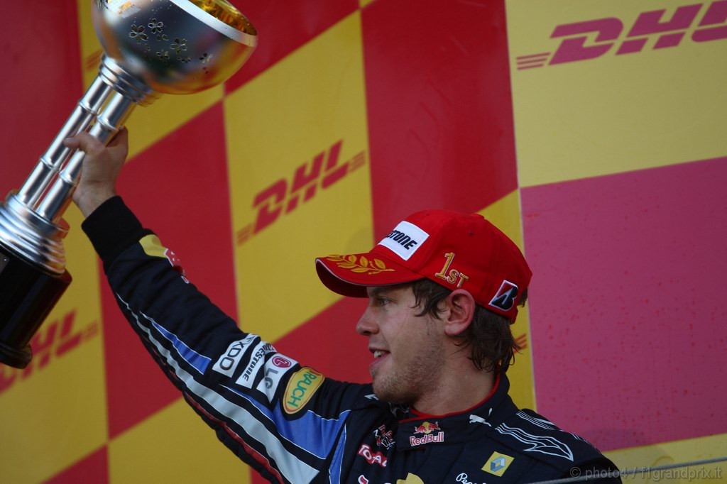GP Giappone, Gara, Sebastian Vettel (GER), Red Bull Racing, RB6 vincitore
