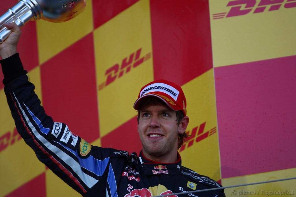 GP Giappone, Gara, Sebastian Vettel (GER), Red Bull Racing, RB6 vincitore