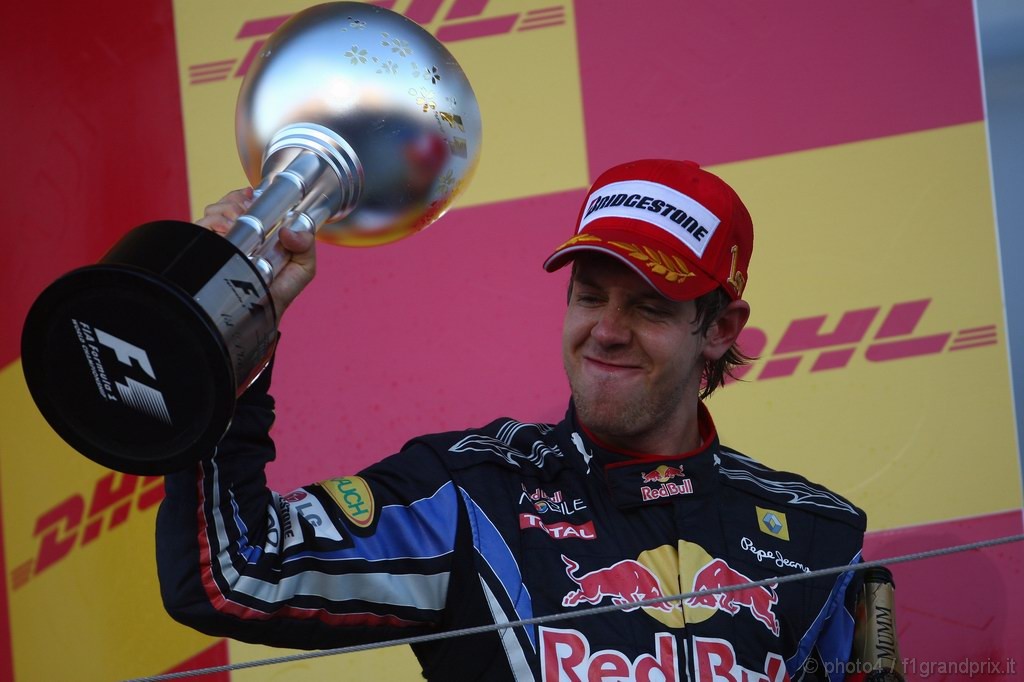 GP Giappone, Gara, Sebastian Vettel (GER), Red Bull Racing, RB6 vincitore