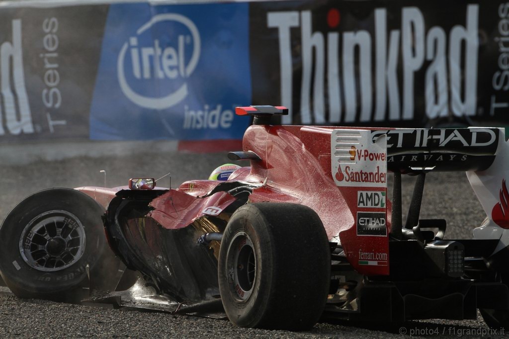 GP Giappone, Gara, Felipe Massa (BRA), Ferrari, F10 crash