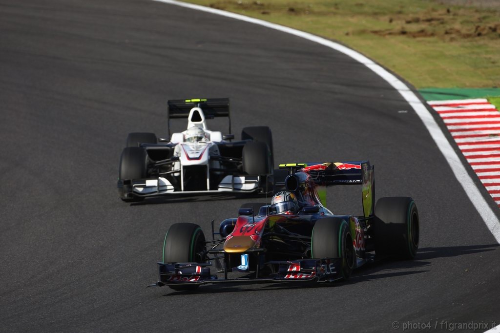 GP Giappone, Gara, Jaime Alguersuari (SPA), Scuderia Toro Rosso, STR5 e Kamui Kobayashi (JAP), BMW Sauber F1 Team, C29 
