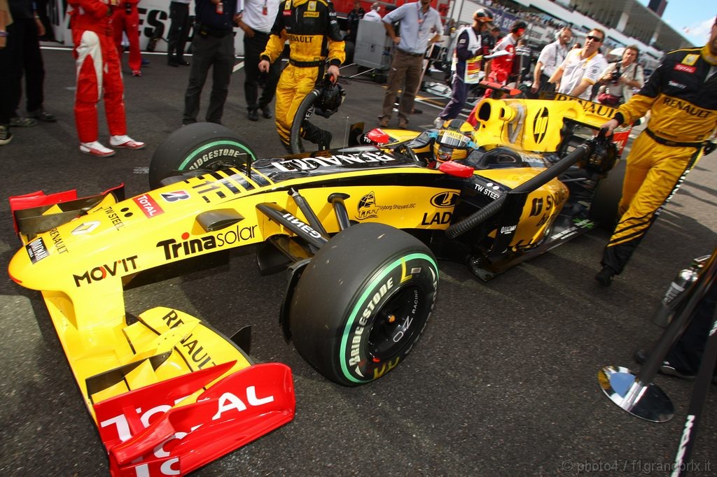 GP Giappone, Gara, Robert Kubica (POL), Renault F1 Team, R30 