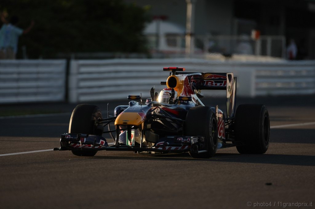 GP Giappone, Gara, Sebastian Vettel (GER), Red Bull Racing, RB6 vincitore 