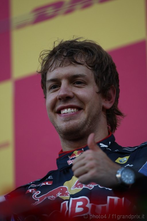 GP Giappone, Gara, Sebastian Vettel (GER), Red Bull Racing, RB6 vincitore 