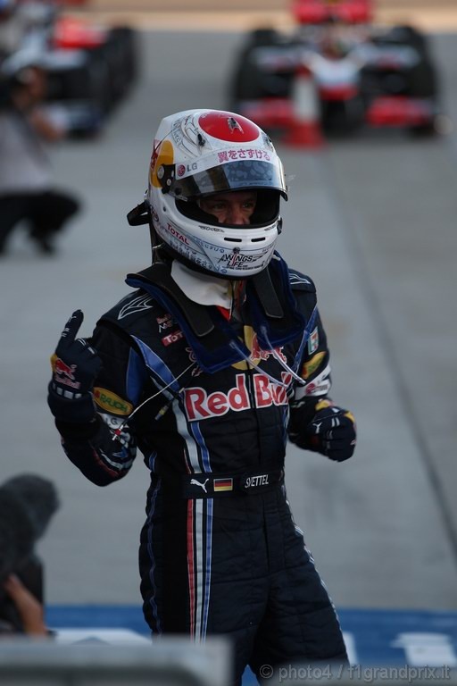 GP Giappone, Gara, Sebastian Vettel (GER), Red Bull Racing, RB6 vincitore 