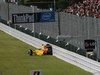 GP Giappone, Gara, Vitaly Petrov (RUS), Renault F1 Team, R30 crash 