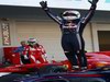 GP Giappone, Gara, Sebastian Vettel (GER), Red Bull Racing, RB6 vincitore e Fernando Alonso (ESP), Ferrari, F10 terzo 