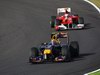 GP Giappone, Gara, Mark Webber (AUS), Red Bull Racing, RB6 davanti a Fernando Alonso (ESP), Ferrari, F10 