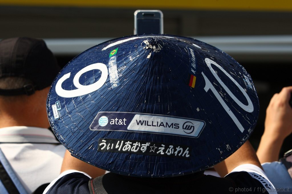 GP Giappone, Giovedi', Fans in the Pit lane