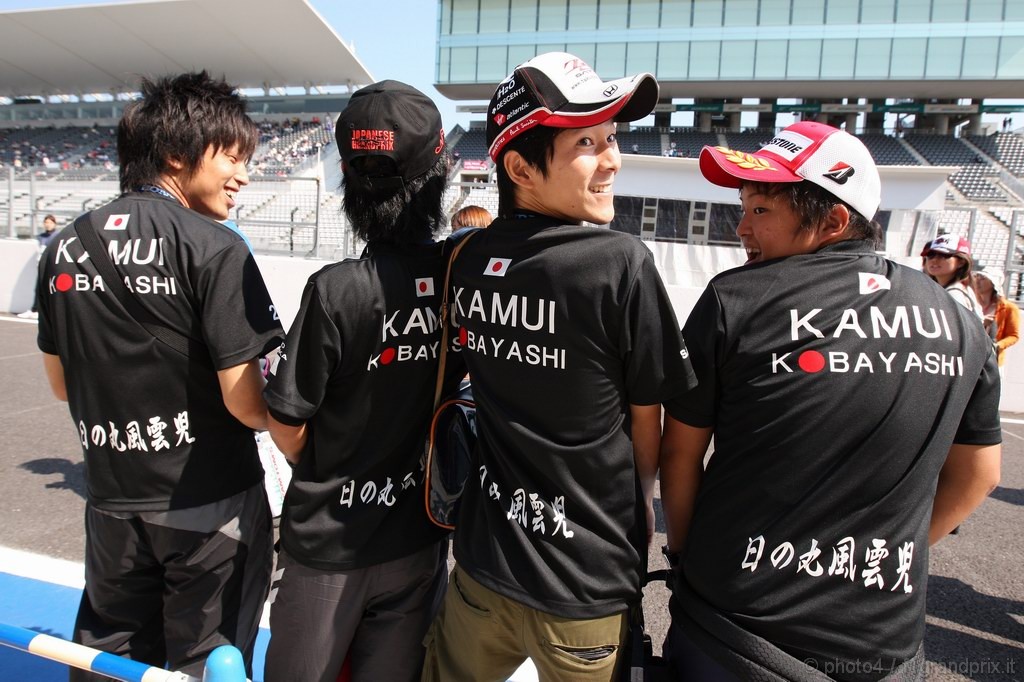 GP Giappone, Giovedi', Kamui Kobayashi (JAP), BMW Sauber F1 Team, C29 fans