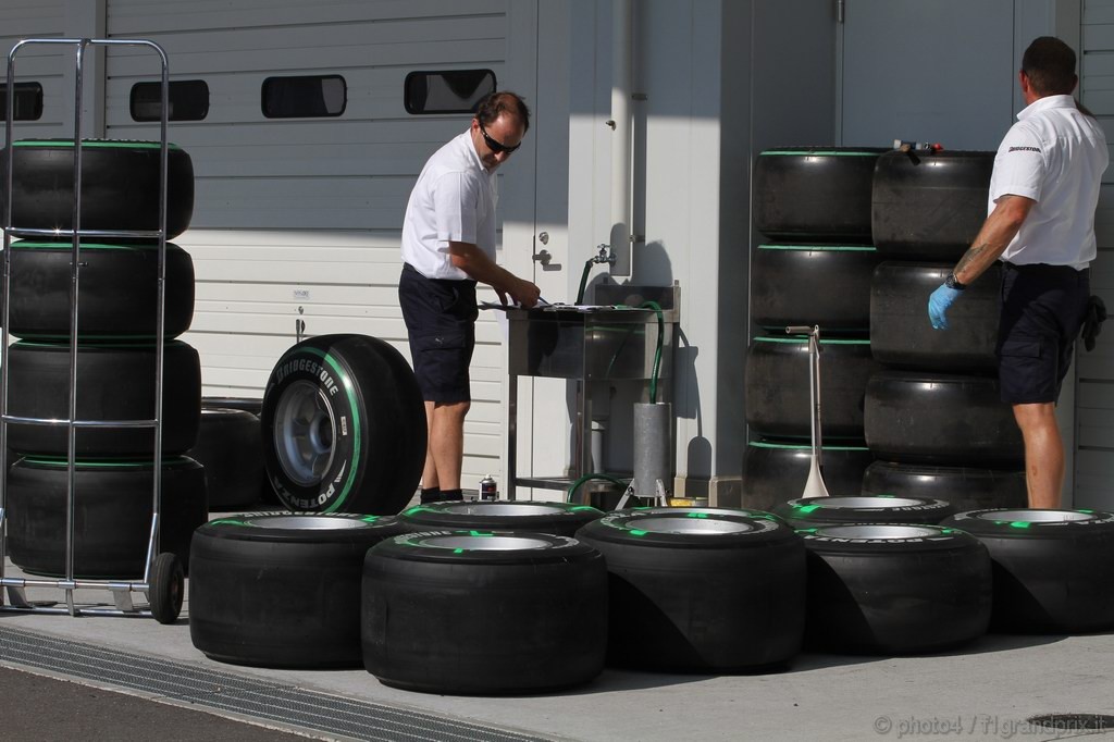 GP Giappone, Giovedi', Wheels OZ