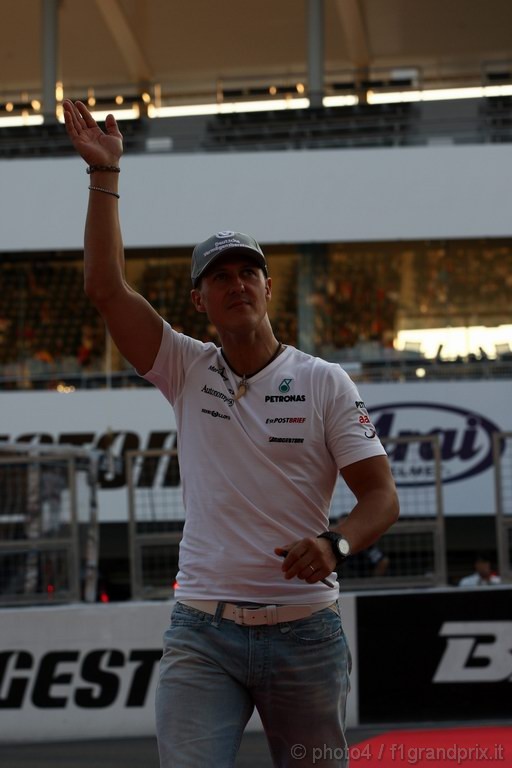 GP Giappone, Giovedi', Autograph session, Michael Schumacher (GER), Mercedes GP  F1 Team, MGP W01 