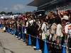 GP Giappone, Giovedi', Fans in the Pit lane