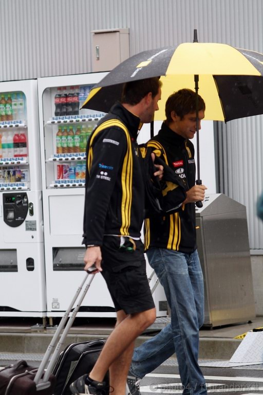 GP Giappone, Saturday, Vitaly Petrov (RUS), Renault F1 Team, R30
