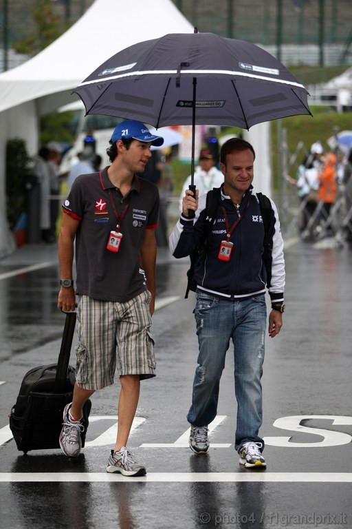 GP Giappone, Saturday, Bruno Senna (BRA), Hispania Racing F1 Team (HRT), F110 e Rubens Barrichello (BRA), Williams, FW32 