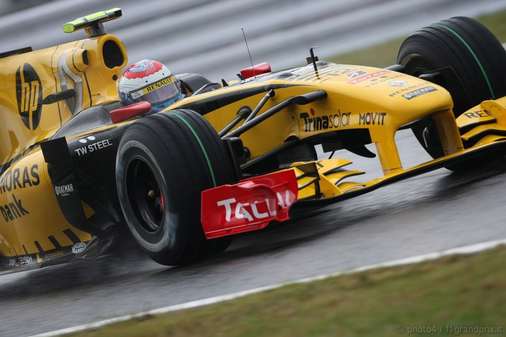 GP Giappone, Prove Libere 3, Sabato, Vitaly Petrov (RUS), Renault F1 Team, R30 