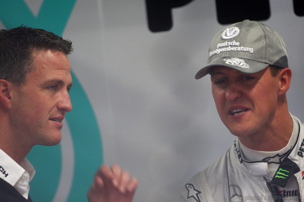 GP Giappone, Prove Libere 3, Sabato, Ralf Schumacher (GER), DTM e Michael Schumacher (GER), Mercedes GP  F1 Team, MGP W01 